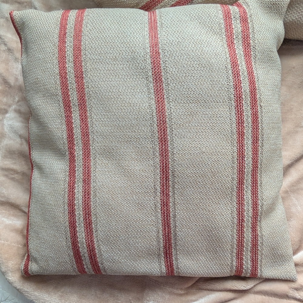 4 Farmhouse Style Throw Pillows
